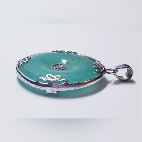 Vintage Sterling Silver Natural Jade Jadeite Donut Circle Pendant - Picture 4 of 4